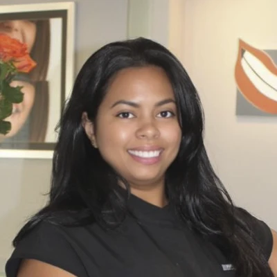A headshot of Lilian, a staff member at Design A Smile