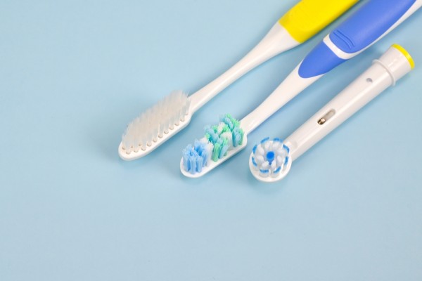 What Types Of Toothbrushes Do General Dentists Recommend For At Home Use?